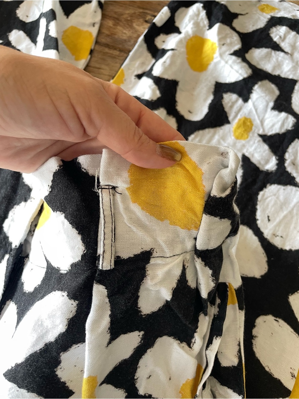 Farm Rio Daisy Pants - Picture 5 of 8